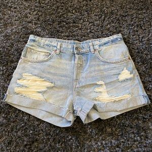 Distressed boyfriend shorts